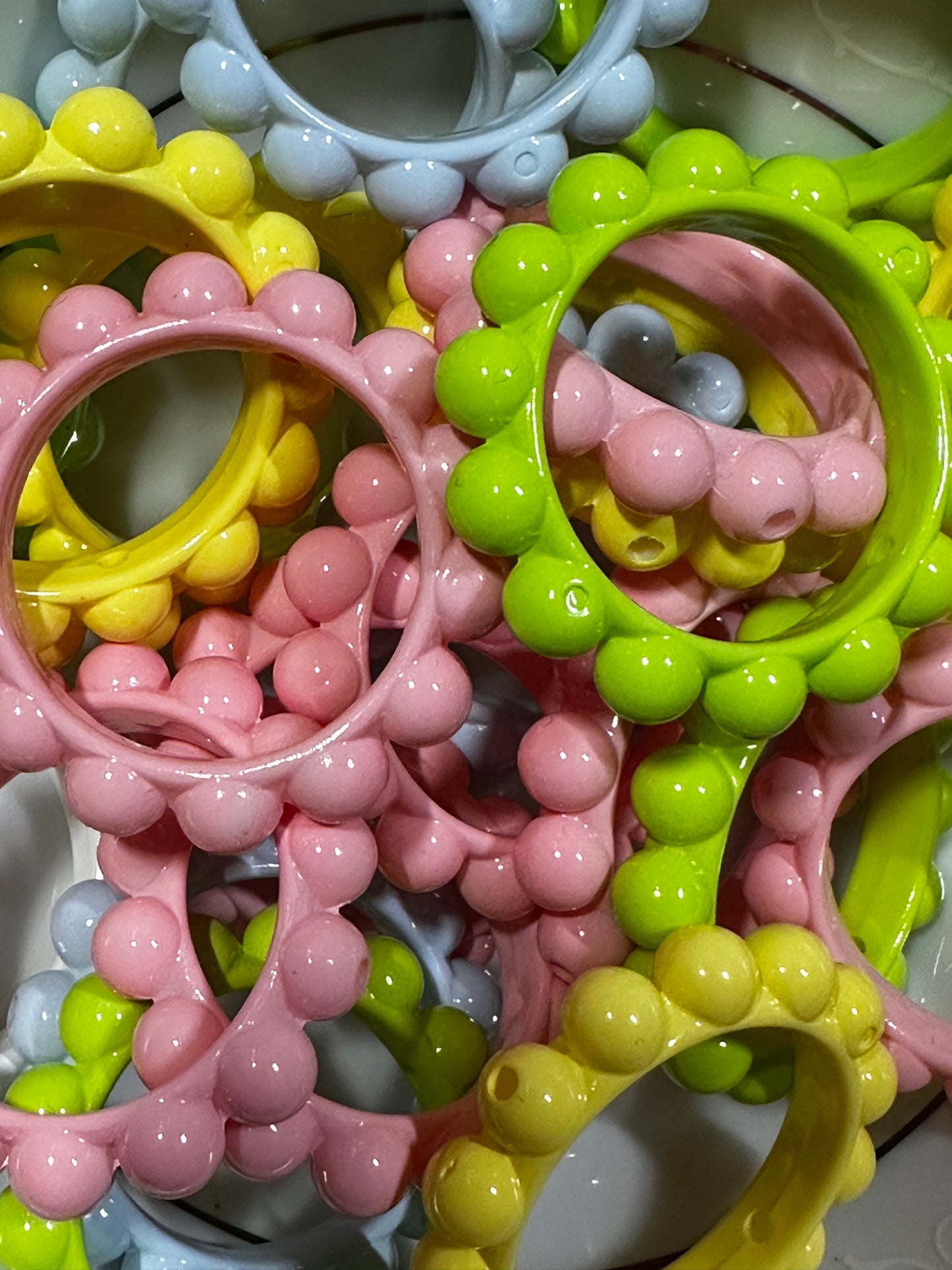 Acrylic Round Pearl Frames -Multiple Colors