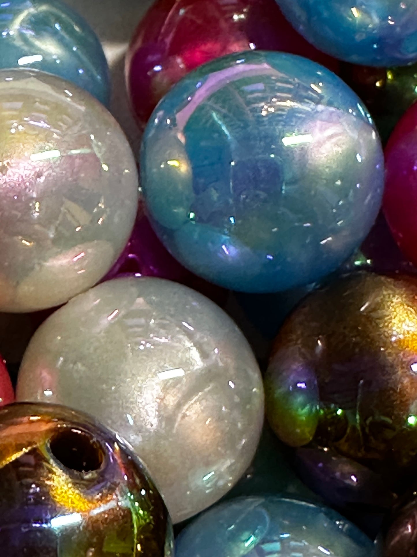 16mm Oil Slick Acrylic Beads (10/$3.00)