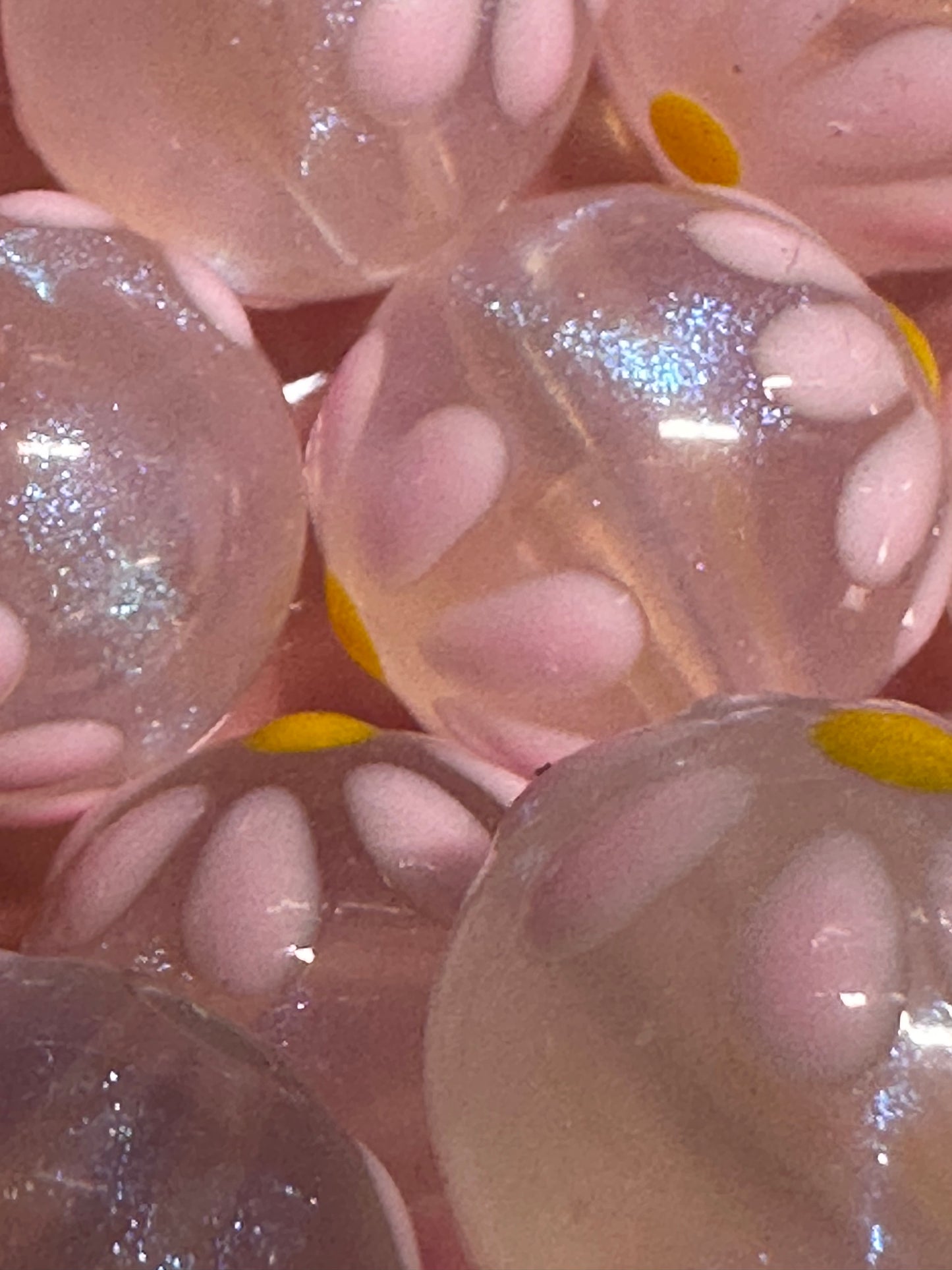 16mm Pink Glitter Bead with Flower (10/$3.25)