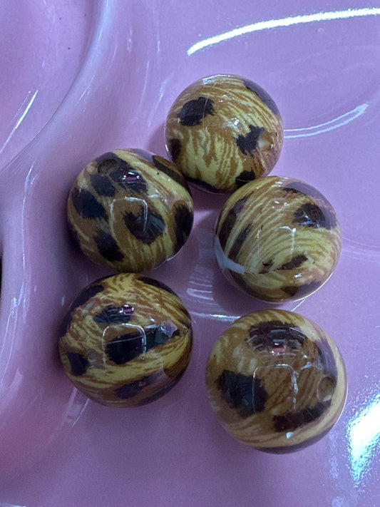 18mm Dark Leopard Print Acrylic Beads
